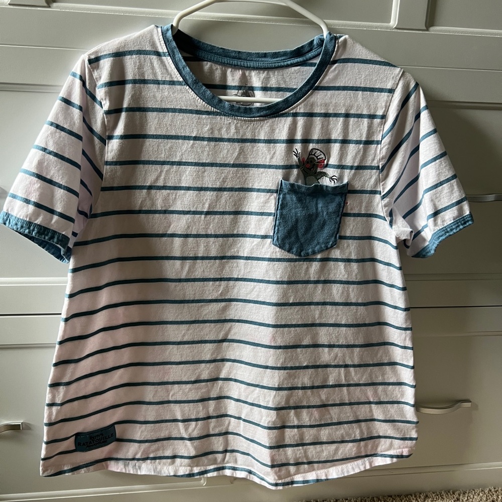Disney Pixar Remy's Ratatouille Adventure Embroidered Pocket Shirt Size M